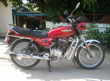 14.Honda wing125..สีำแดง.สภาพแห้งๆเดิมๆ+ภาษีปี57+พ.ร.บ.+เล่มทะเบียนใหม่ป้ายใหม่.ราคา 30,000 บาท 