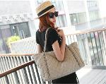 **พร้อมส่ง**กระเป๋า Axixi สีขาว Beige หนังนิ่มมากค่ะ ทรง Shopping Bag สวยค่ะ รหัส AX1202