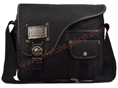 กระเป๋าผ้ากันน้ำพื้นสีดำ เพิ่มกระเป๋าหน้าสุดโดน รหัส M18