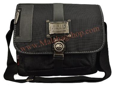 กระเป๋าผ้ากันน้ำพื้นสีดำ เพิ่มกระเป๋าหน้า รหัส M20