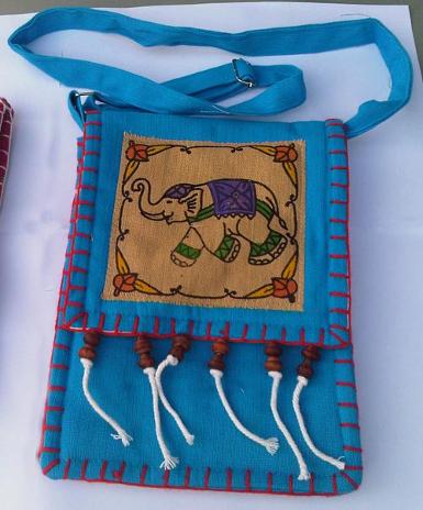 กระเป๋าสะพายเหลี่ยมช้าง เหมาะสำหรับใส่แท็บเล็ต 